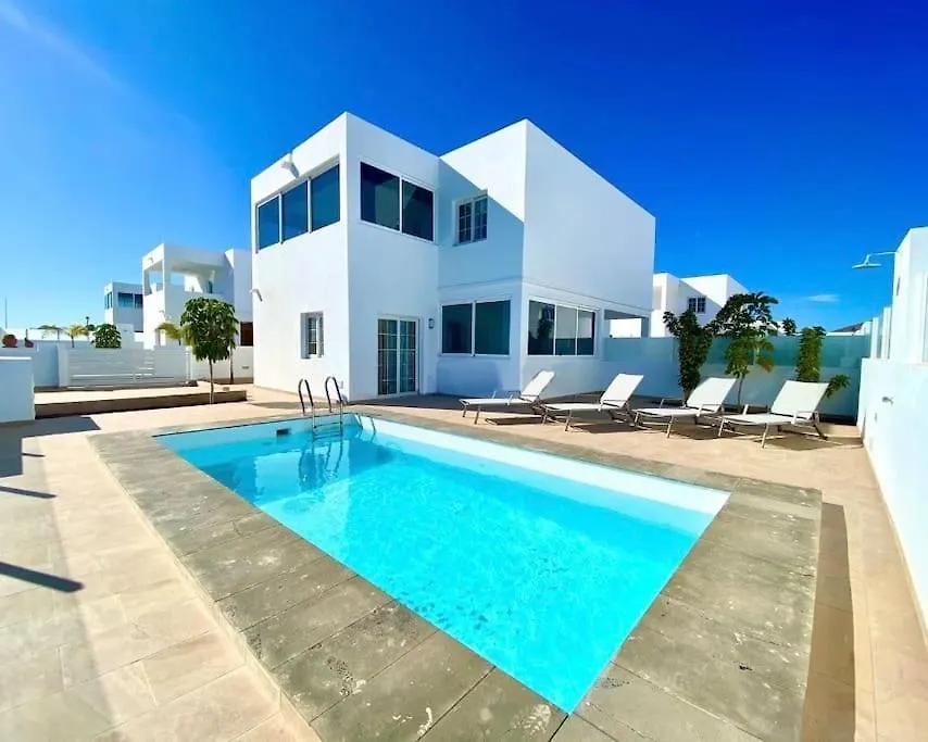 Villa Geny Playa Blanca  0*, Playa Blanca (Lanzarote) España